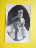 HOPCT 95 E FOTOGRAFIE VECHE TIP CP -TATA SI FICA IN 1NUL 1935