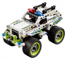 LEGO Technic Interceptorul Politiei - 42047 foto