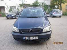 Opel Zafira foto