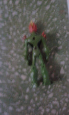 Figurina Swamp Fire Ben 10 foto