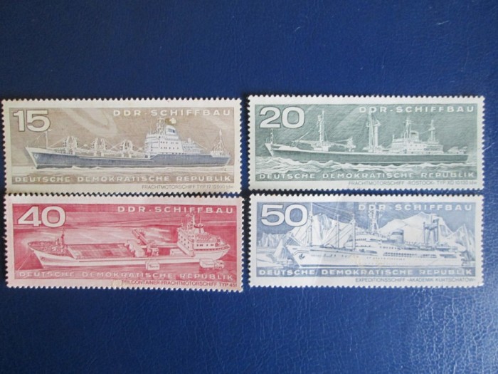 TIMBRE GERMANIA DDR VASE NESTAMPILATE