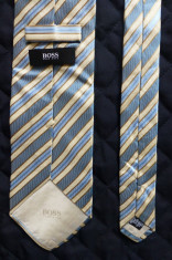 Cravata Hugo Boss Made in Italy, 100% matase; 146 cm lungime; impecabila ca noua foto