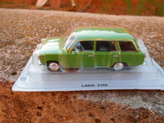 Macheta Lada 2102 - MASINI DE LEGENDA Polonia scara 1:43 foto