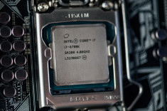 Calculator videochat /i7 6700k skylake/8 giga ram /ssd ?nou in garantie foto