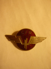 Insigna de sapca CFR Metal si email , are o singura lamela prindere , L= 5,1 cm foto