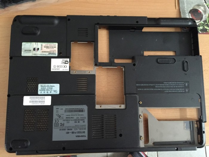 Bottom case Toshiba satellite P100 A125