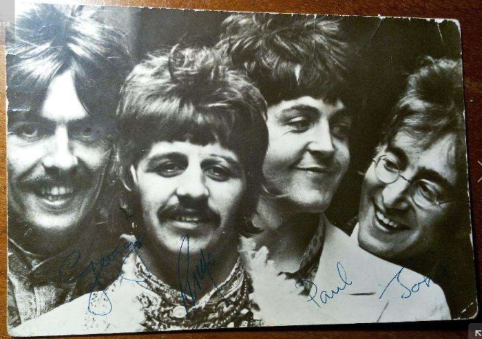 The Beatles fotografie cu autografe