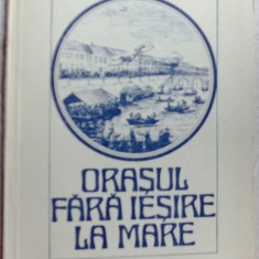 VALENTIN PETCULESCU - ORASUL FARA IESIRE LA MARE (POEME) [volum de debut, 1989]