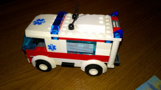LEGO City - Ambulanta (7890) foto