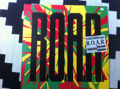 R.O.A.R. &amp;lrm;roar album disc vinyl lp muzica disco pop soul funk 1985 ed vest texte foto