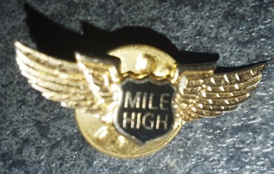 Insigna aurie Mile High, lungime 2.5 cm foto