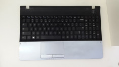 556. Samsung NP300E Tastatura + touchpad + palmrest foto