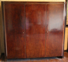 Sifonier vintage din lemn masiv, foarte solid; Dulap de dormitor foto