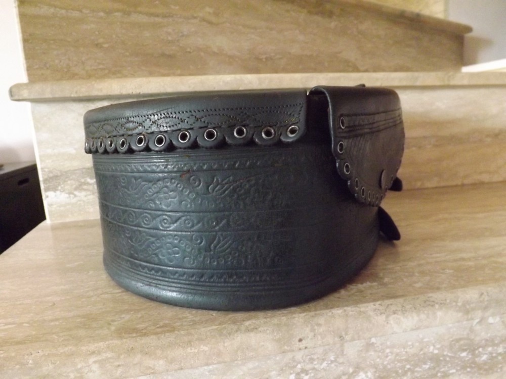 Chimir vechi de oier din Transilvania,in stare buna.Oferta. | arhiva ...