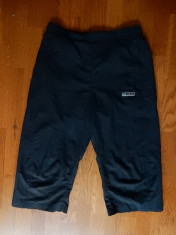 Pantaloni ? Adidas; marime S, vezi dimensiuni exacte; impecabili, ca noi foto