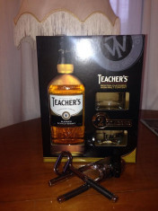 Whisky Scotch Blend 0.7L Teacher&amp;#039;s + 2 pahare foto