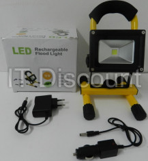 Proiector LED cu Acumulator 10W 12V 220V Alb Rece cu suport foto