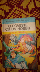 O poveste cun hobbit ilustratii Livia Rusz - Tolkien foto