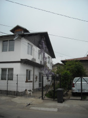 Vand 2 corpuri de casa cu cite 3 camere Ploiesti ultracentral foto