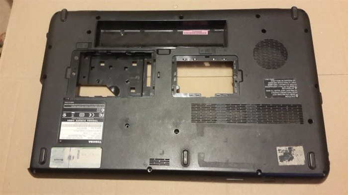 bottom carcasa Toshiba Satellite L555 L550 L555D L550D K000079970