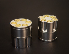 Grinder metal six shooter / bullet foto