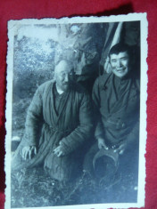Fotografie mica -2 Prizonieri sovietici de origine tatara- Crimeea , 8,5x6 cm foto