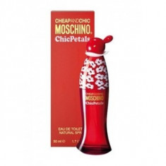 Moschino Cheap &amp;amp;amp; Chic Chic Petals eau de Toilette pentru femei 50 ml foto