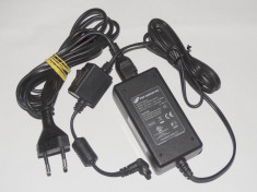 Alimentator 12V DC 2A cu intrerupator pe grila de 12v foto