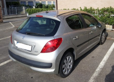 Peugeot 207 1.4 90cv benzina foto