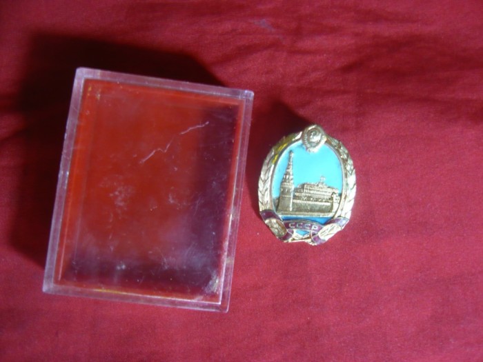 Insigna Parlamentului URSS , metal aurit si email , h= 3,1 cm