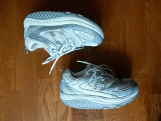 Adidasi ortopedici Skechers Shape-Ups; marime 39 (26 cm talpic interior); ca noi foto
