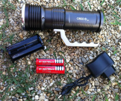 Lanterna vanatoare cautare 2 acumulatori Li-Ion 7800mAh LED CREE ZOOM foto