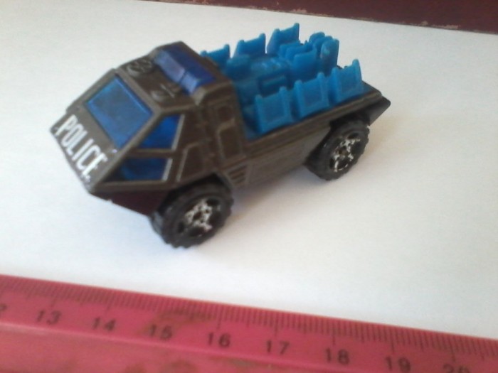 bnk jc Matchbox - Armored response vehicle - 2000