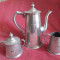 Set antic de ceai din cositor, Ceainic vechi, zaharnita si letiera, gravate