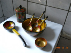 Set de 7 obiecte artizanale rusesti, din lemn,decor color lac foto