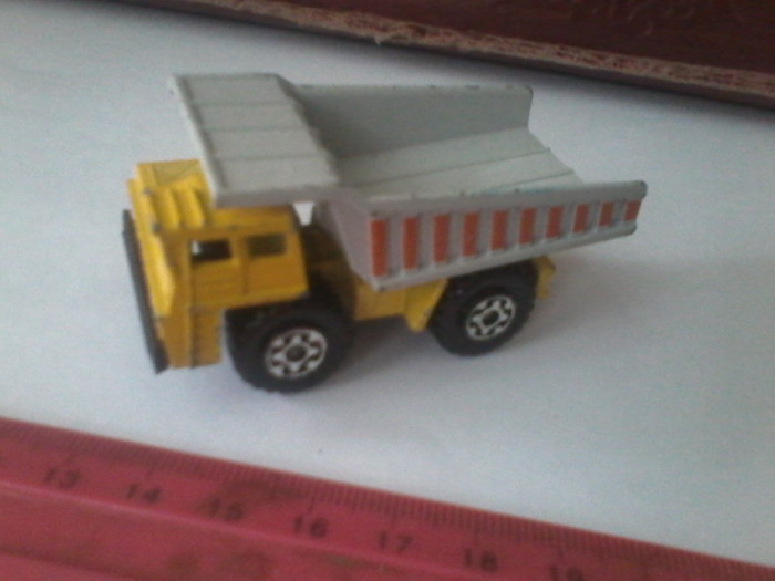 bnk jc Matchbox - Dump Truck - 1989