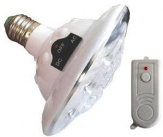 Bec LED economic cu telecomanda si 3 faze de lumina, (fasung normal) foto