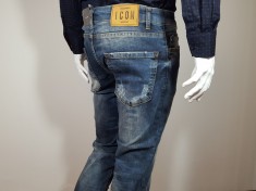 Blugi Dsquared2 foto