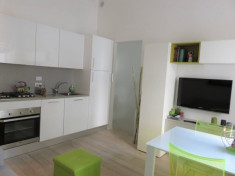 Inchiriez urgent apartament 2 camere+ living-bucatarie/Garantat cel mai bun pret foto