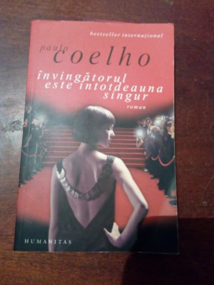 PAULO COELHO - INVINGATORUL ESTE INTOTDEAUNA SINGUR ( ROMAN ) - 2010 foto