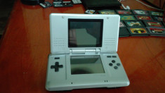 Consola Nintendo DS + 20 de jocurii+Cablu de alimentare foto