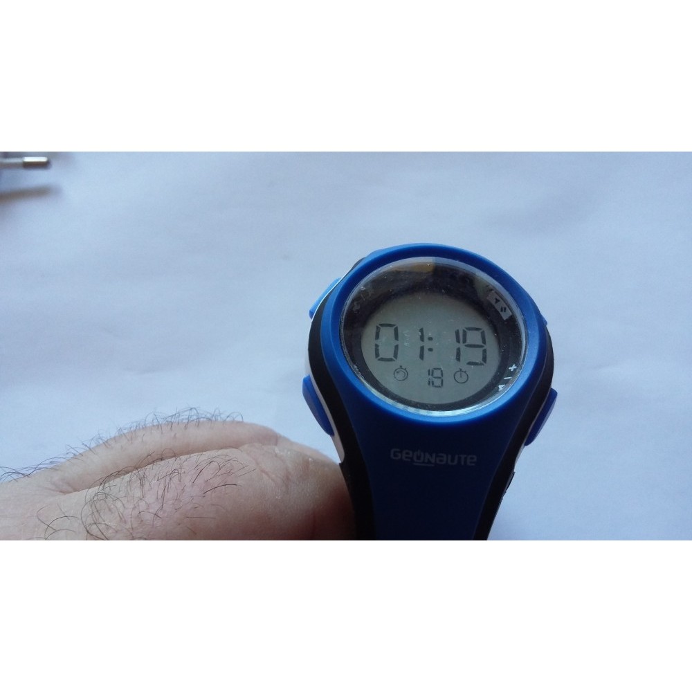 geonaute 5atm water resistant watch