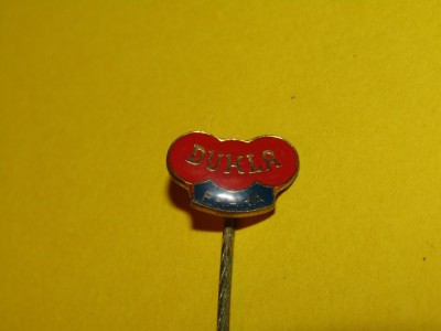 Insigna fotbal DUKLA PRAGA foto