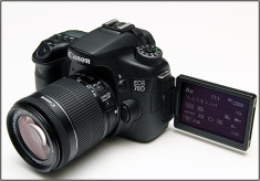 Canon EOS 70D kit obiectiv EF-S 18-55mm f/3.5-5.6 IS STM foto