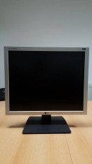 Vand monitor 19&amp;quot; LCD LG Flatron L1919 S defect foto