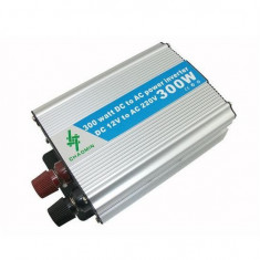 Invertor auto 300W foto