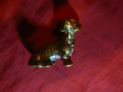 Statueta veche -Miniatura bronz - Catel , L= 4,5 cm foto