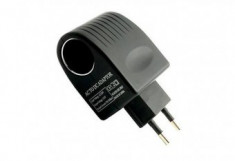 Adaptor incarcator AC-DC 220V la priza auto foto