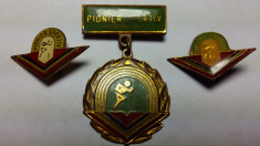 INSIGNE PIONIERI - PIONIER SPORTIV - 3 BUC foto