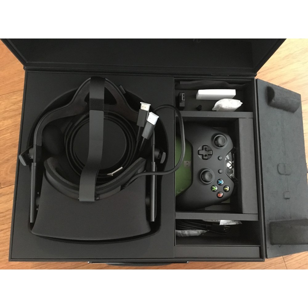 Oculus Rift CV1 | arhiva Okazii.ro